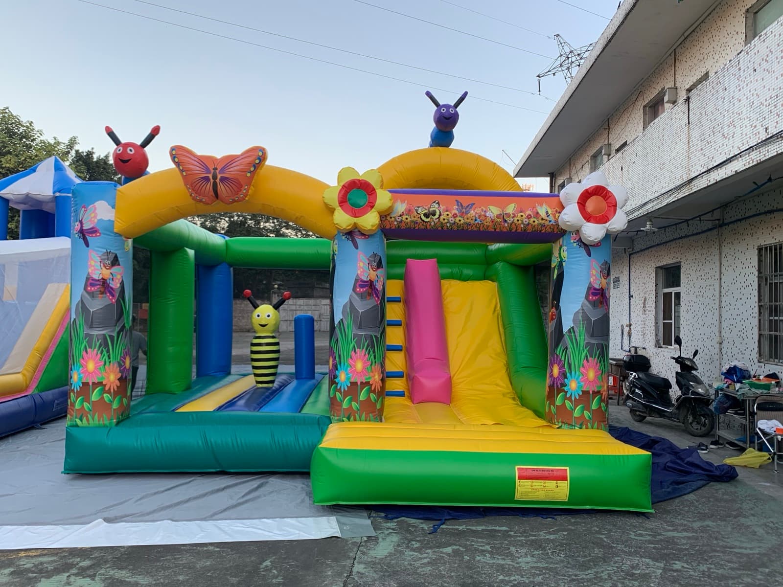 Bouncing castle model 2